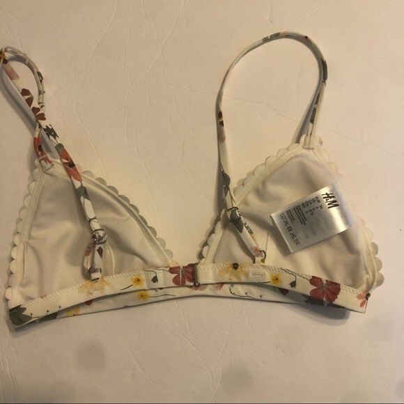 H&M Size 6 White Floral Scalloped Edge Adjustable Fit Padded Swim Bikini Top - Picture 5 of 10